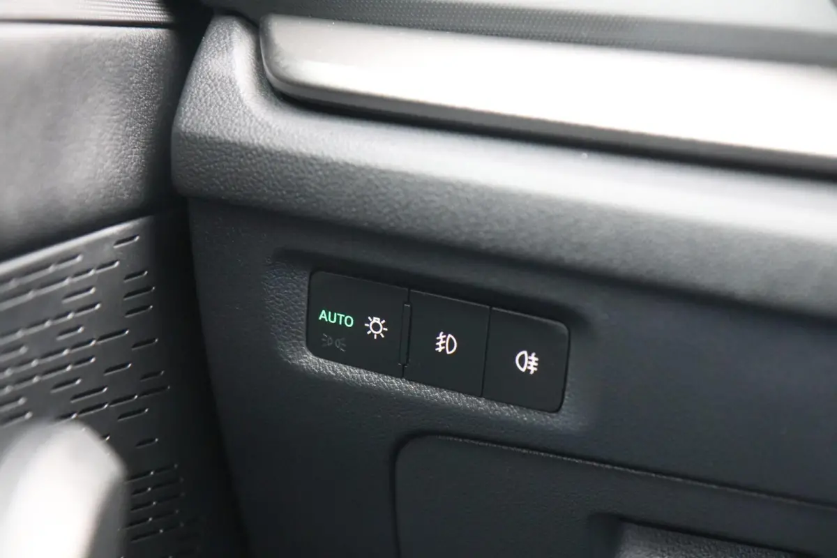 1.0 TSI 110pk Ambition | Navigatie | App Connect | Parkeersensoren |