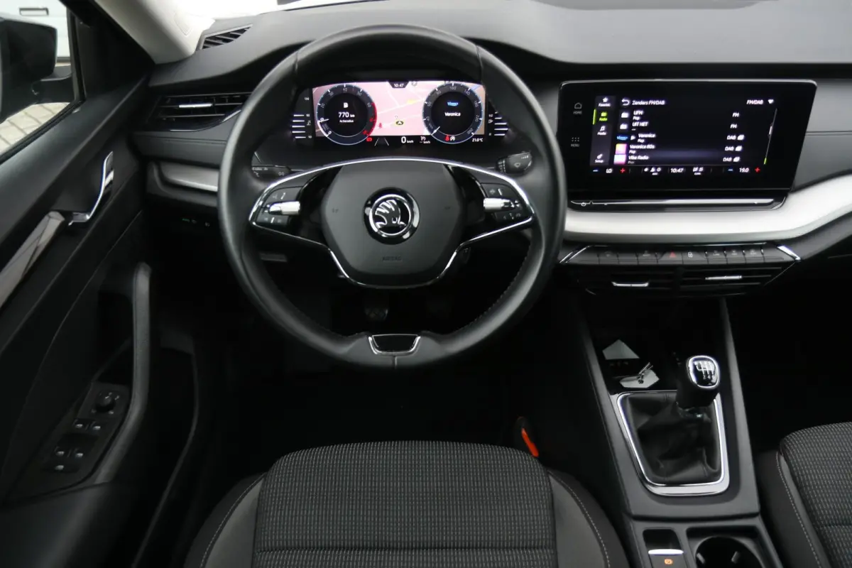 1.0 TSI 110pk Ambition | Navigatie | App Connect | Parkeersensoren |