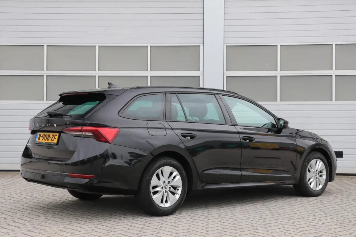 1.0 TSI 110pk Ambition | Navigatie | App Connect | Parkeersensoren |