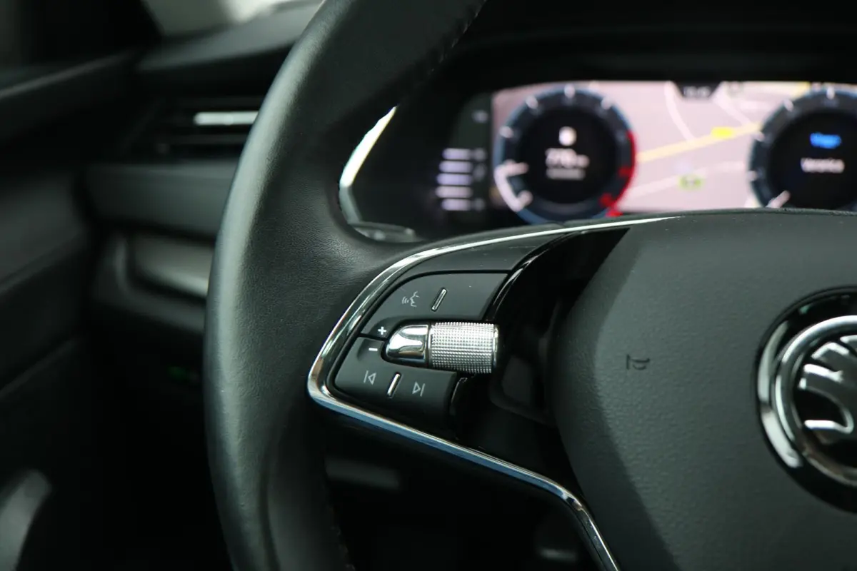 1.0 TSI 110pk Ambition | Navigatie | App Connect | Parkeersensoren |