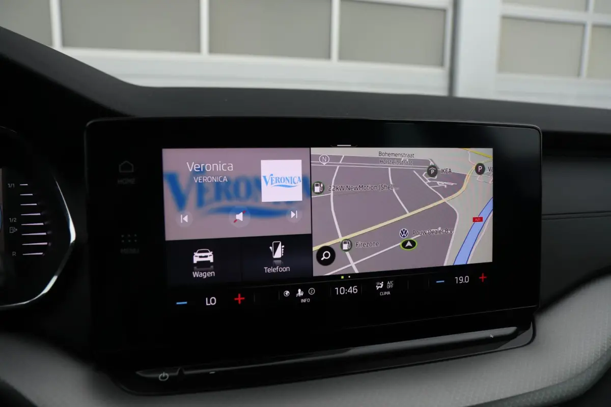 1.0 TSI 110pk Ambition | Navigatie | App Connect | Parkeersensoren |