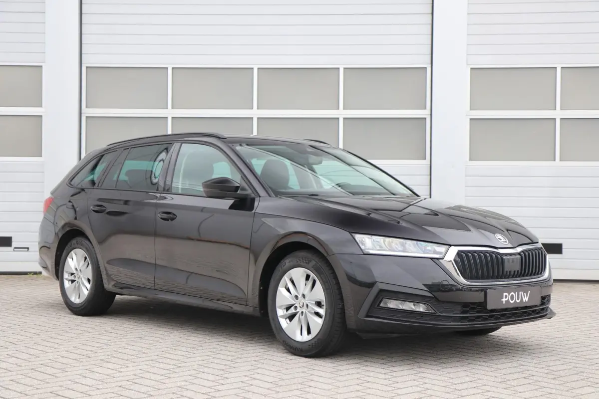 1.0 TSI 110pk Ambition | Navigatie | App Connect | Parkeersensoren |