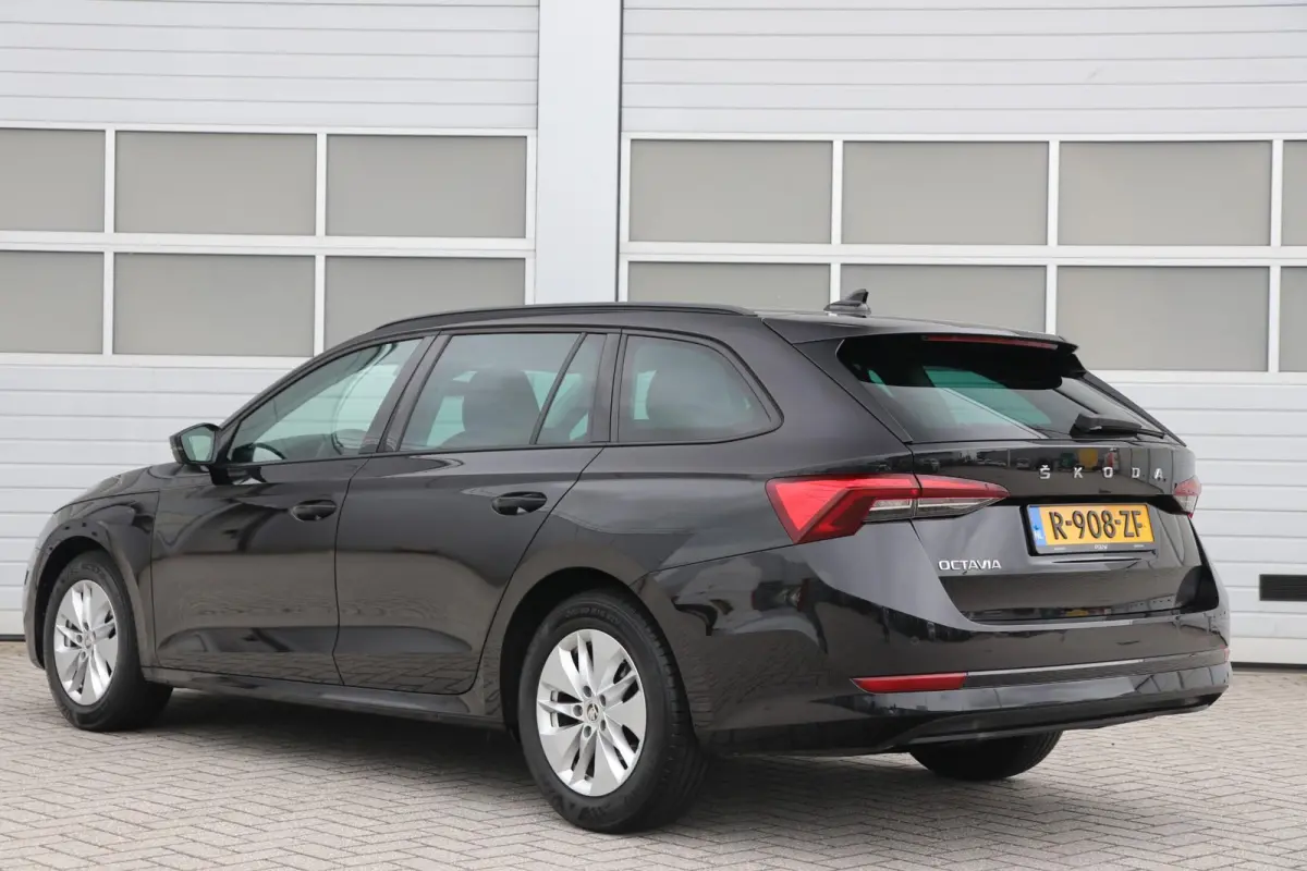 1.0 TSI 110pk Ambition | Navigatie | App Connect | Parkeersensoren |