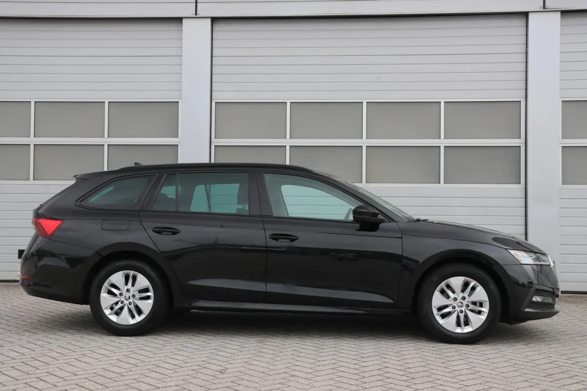 1.0 TSI 110pk Ambition | Navigatie | App Connect | Parkeersensoren |