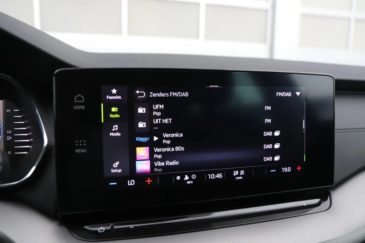 1.0 TSI 110pk Ambition | Navigatie | App Connect | Parkeersensoren |