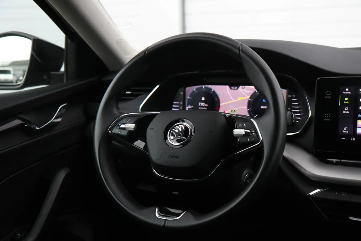 1.0 TSI 110pk Ambition | Navigatie | App Connect | Parkeersensoren |
