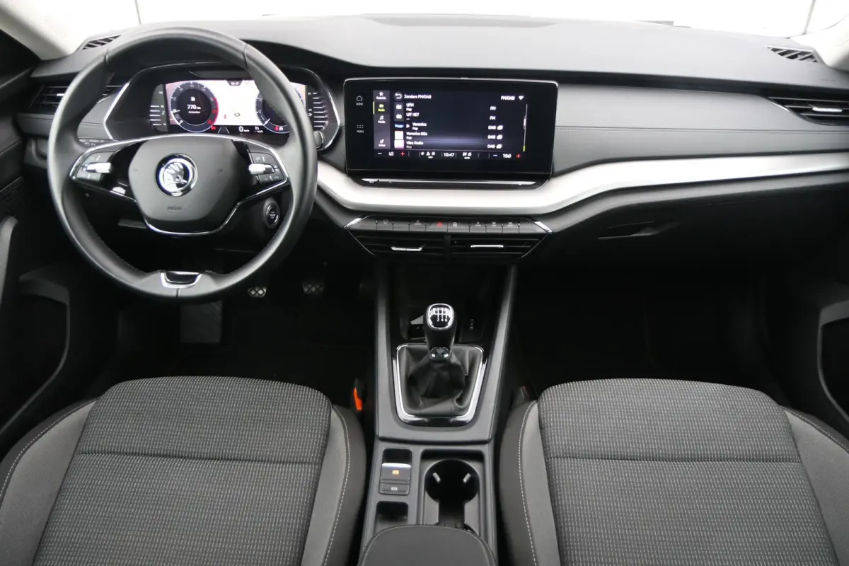 1.0 TSI 110pk Ambition | Navigatie | App Connect | Parkeersensoren |