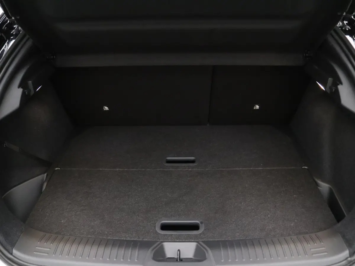 Evolve 52 kWh BOSE | Elektr. Achterklep