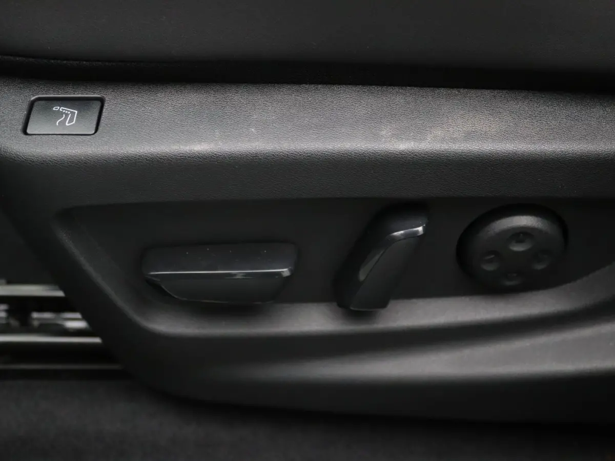 Evolve 52 kWh BOSE | Elektr. Achterklep