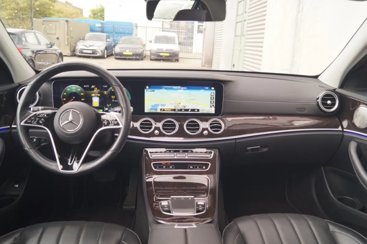 300de PHEV -LEER-PANO-BURMESTER-LUCHTVERING-