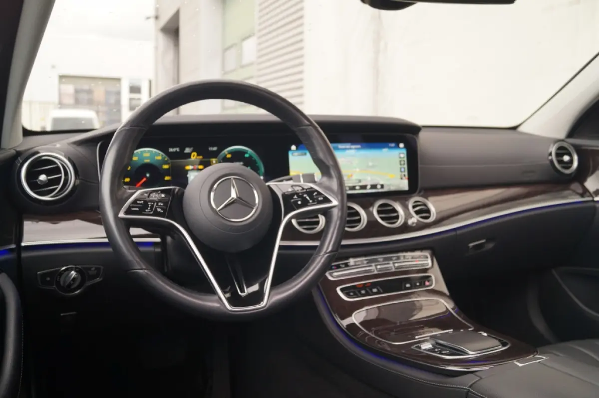 300de PHEV -LEER-PANO-BURMESTER-LUCHTVERING-
