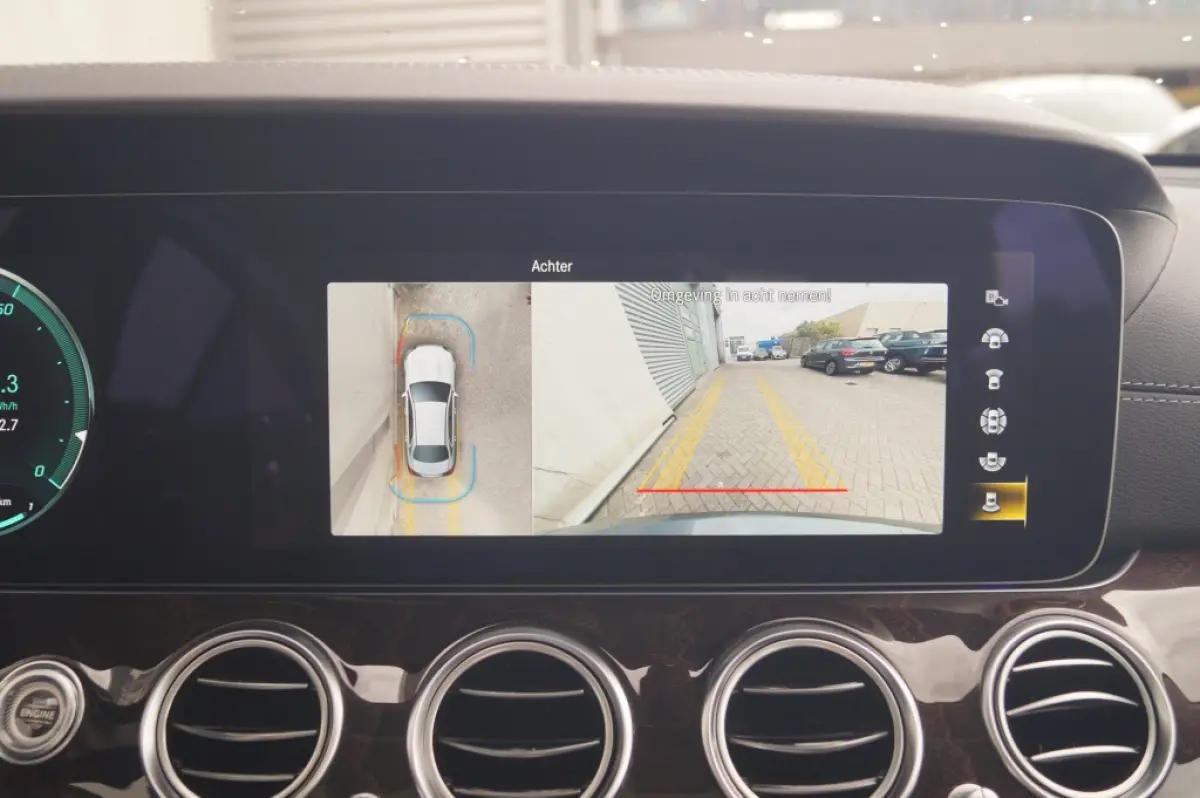 300de PHEV -LEER-PANO-BURMESTER-LUCHTVERING-