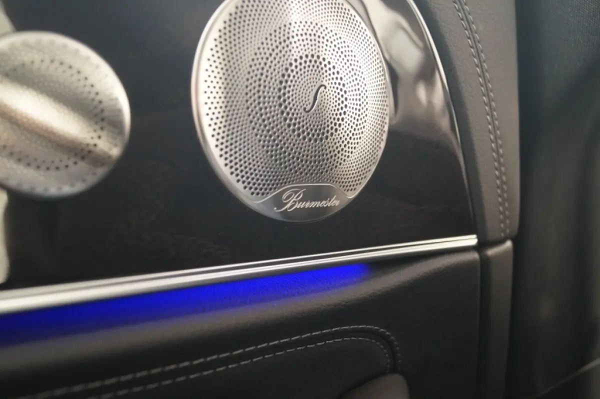 300de PHEV -LEER-PANO-BURMESTER-LUCHTVERING-