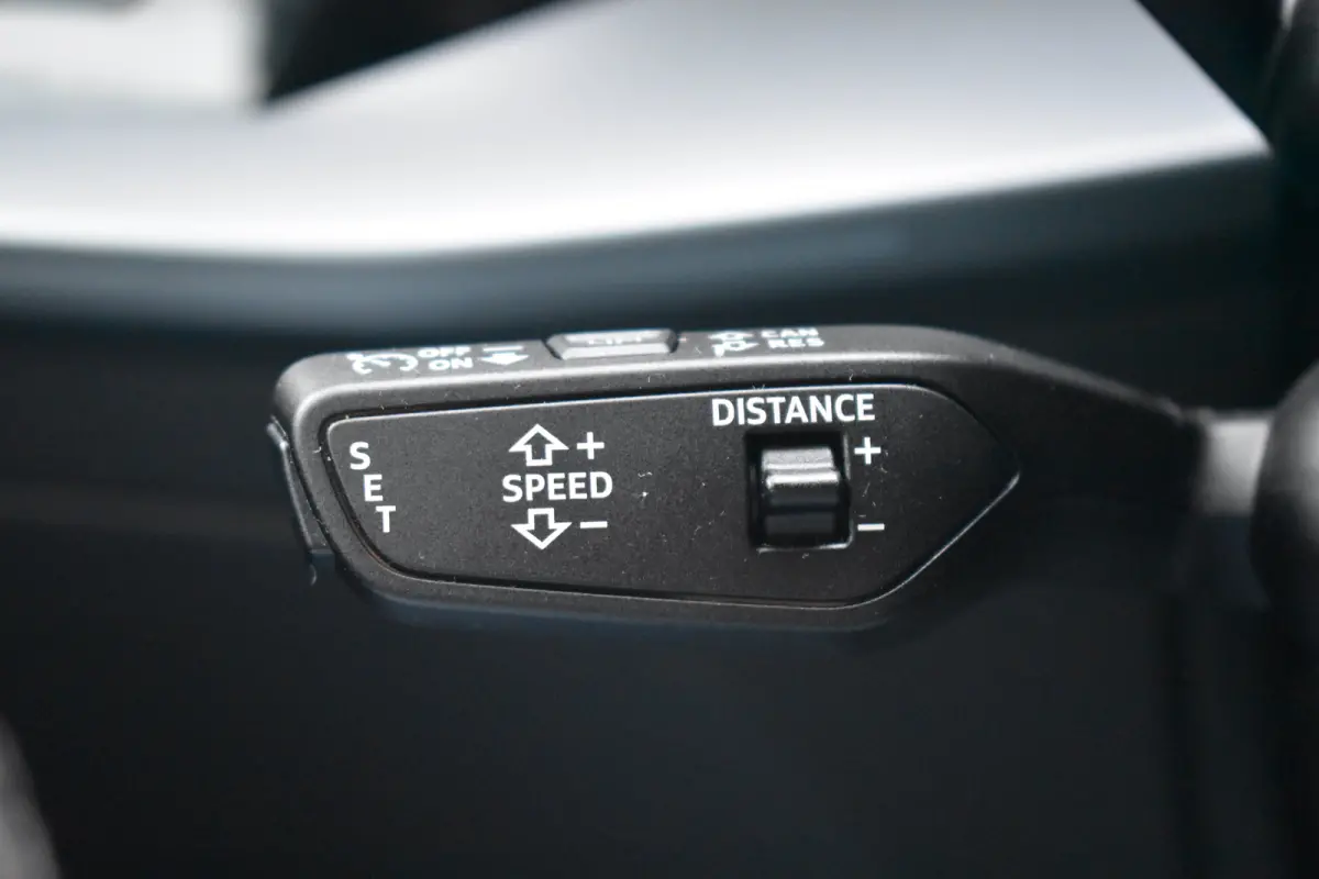 40 204PK TFSI e S edition | Achteruitrijcamera | Stoelverwarming | Ambianceverlichting | Assistentie Pakket | Comfort Pakket Plus | Licht Pakket | Achteruitrijcamera | Stoelverwarming | Audi