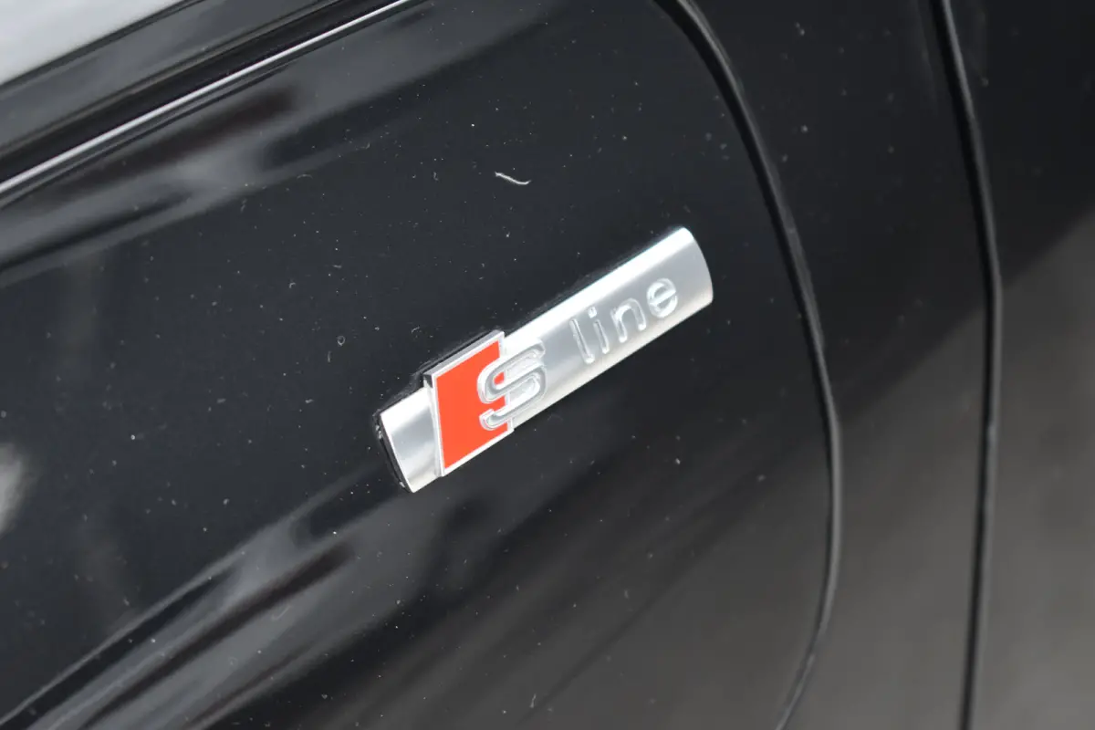 40 204PK TFSI e S edition | Achteruitrijcamera | Stoelverwarming | Ambianceverlichting | Assistentie Pakket | Comfort Pakket Plus | Licht Pakket | Achteruitrijcamera | Stoelverwarming | Audi