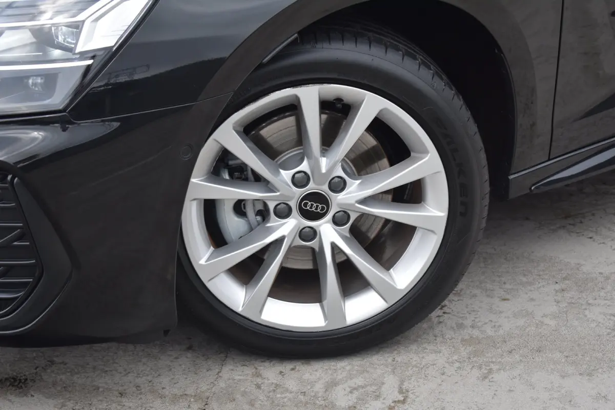 40 204PK TFSI e S edition | Achteruitrijcamera | Stoelverwarming | Ambianceverlichting | Assistentie Pakket | Comfort Pakket Plus | Licht Pakket | Achteruitrijcamera | Stoelverwarming | Audi