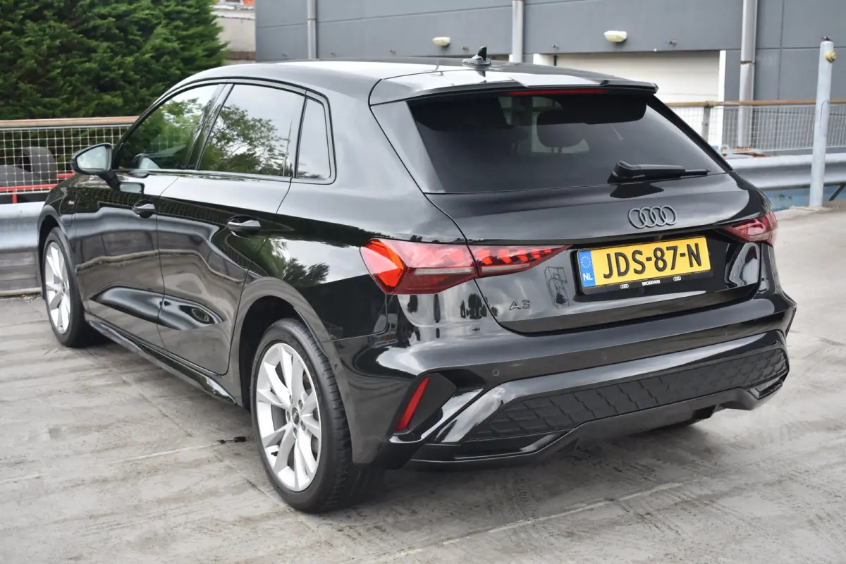 40 204PK TFSI e S edition | Achteruitrijcamera | Stoelverwarming | Ambianceverlichting | Assistentie Pakket | Comfort Pakket Plus | Licht Pakket | Achteruitrijcamera | Stoelverwarming | Audi