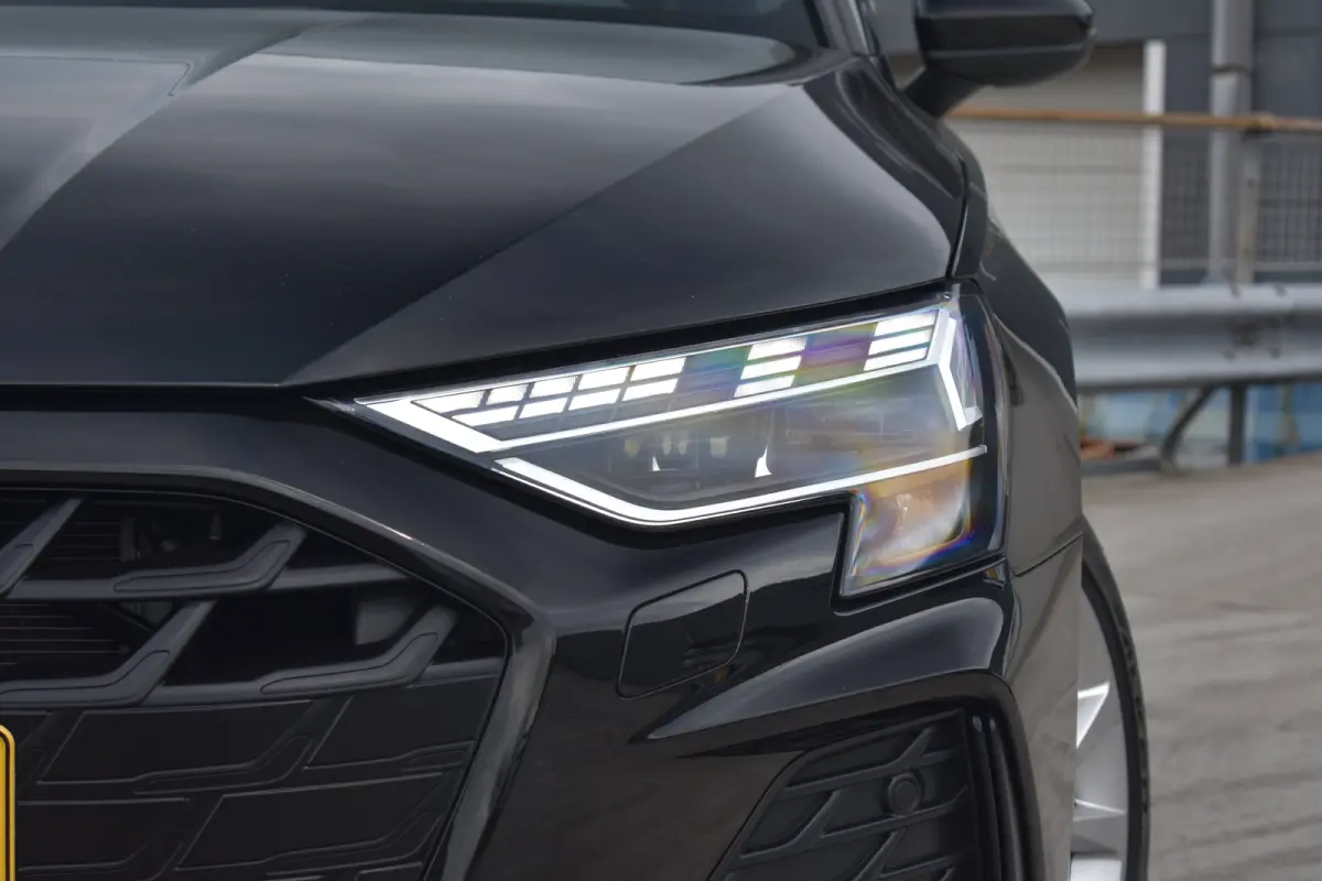 40 204PK TFSI e S edition | Achteruitrijcamera | Stoelverwarming | Ambianceverlichting | Assistentie Pakket | Comfort Pakket Plus | Licht Pakket | Achteruitrijcamera | Stoelverwarming | Audi