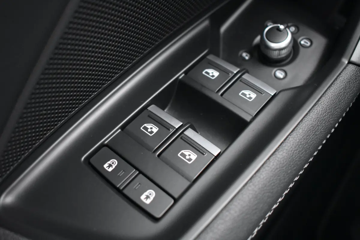 40 204PK TFSI e S edition | Achteruitrijcamera | Stoelverwarming | Ambianceverlichting | Assistentie Pakket | Comfort Pakket Plus | Licht Pakket | Achteruitrijcamera | Stoelverwarming | Audi