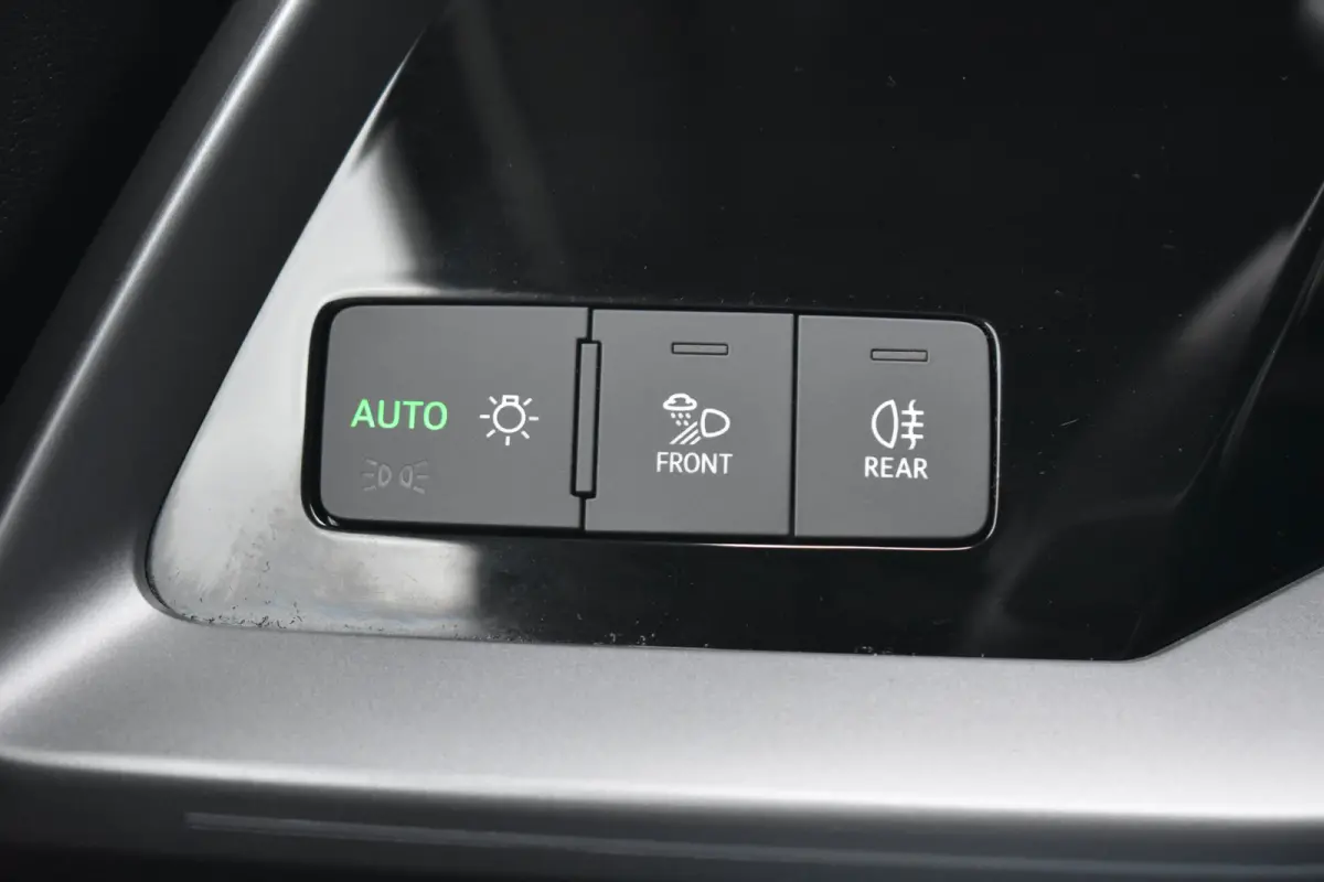 40 204PK TFSI e S edition | Achteruitrijcamera | Stoelverwarming | Ambianceverlichting | Assistentie Pakket | Comfort Pakket Plus | Licht Pakket | Achteruitrijcamera | Stoelverwarming | Audi