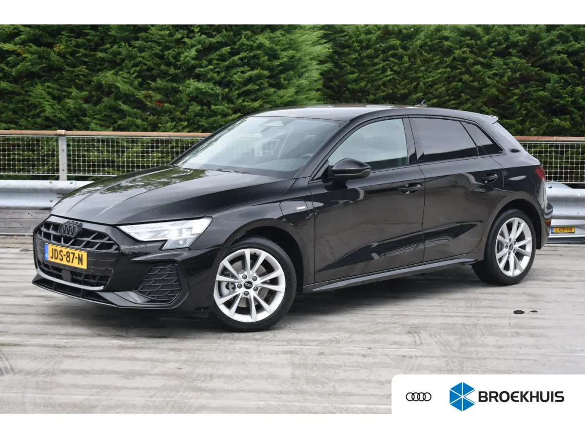 40 204PK TFSI e S edition | Achteruitrijcamera | Stoelverwarming | Ambianceverlichting | Assistentie Pakket | Comfort Pakket Plus | Licht Pakket | Achteruitrijcamera | Stoelverwarming | Audi