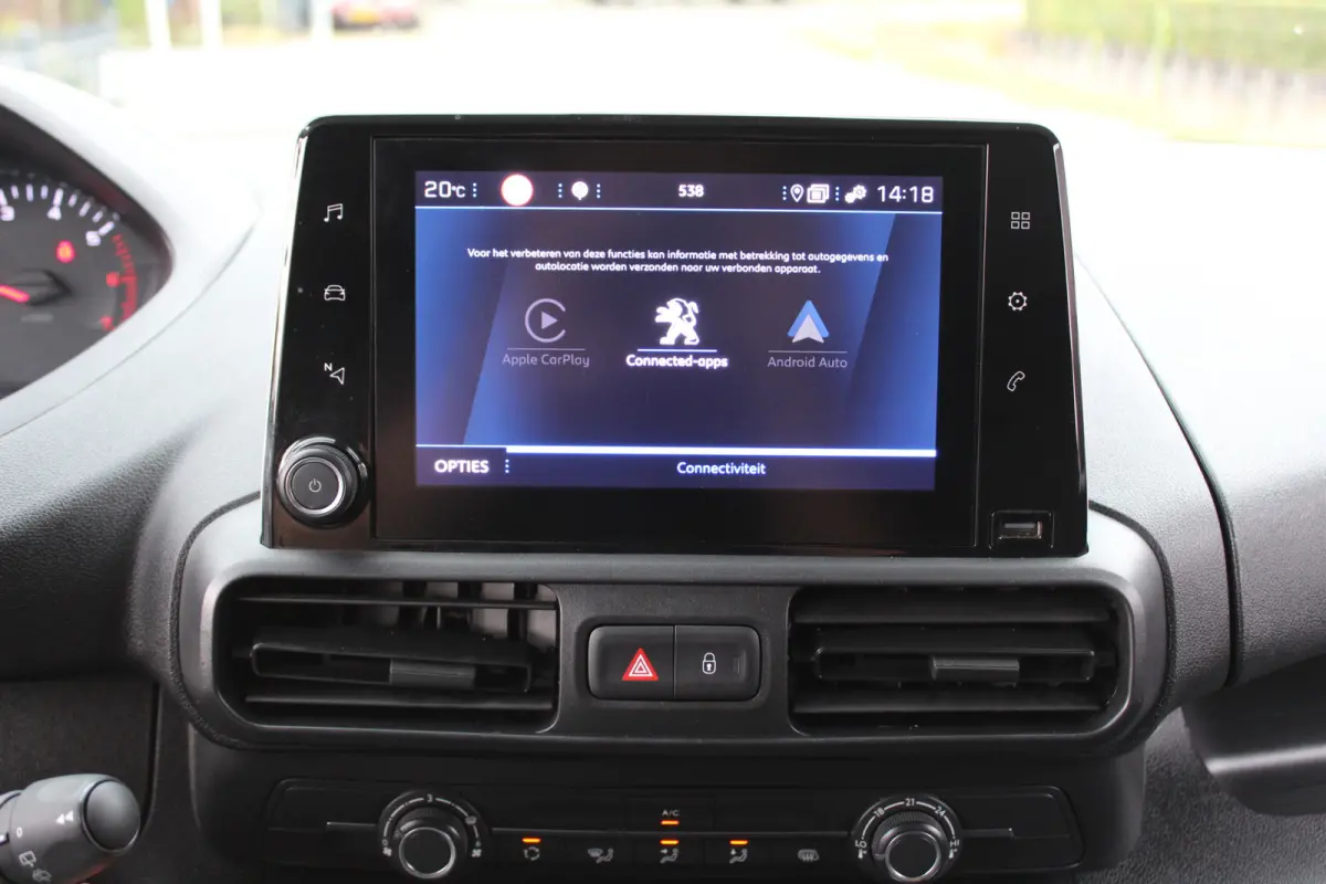 1.5 BlueHDi 100 S&S L1 | Camera | Apple carplay/Android auto