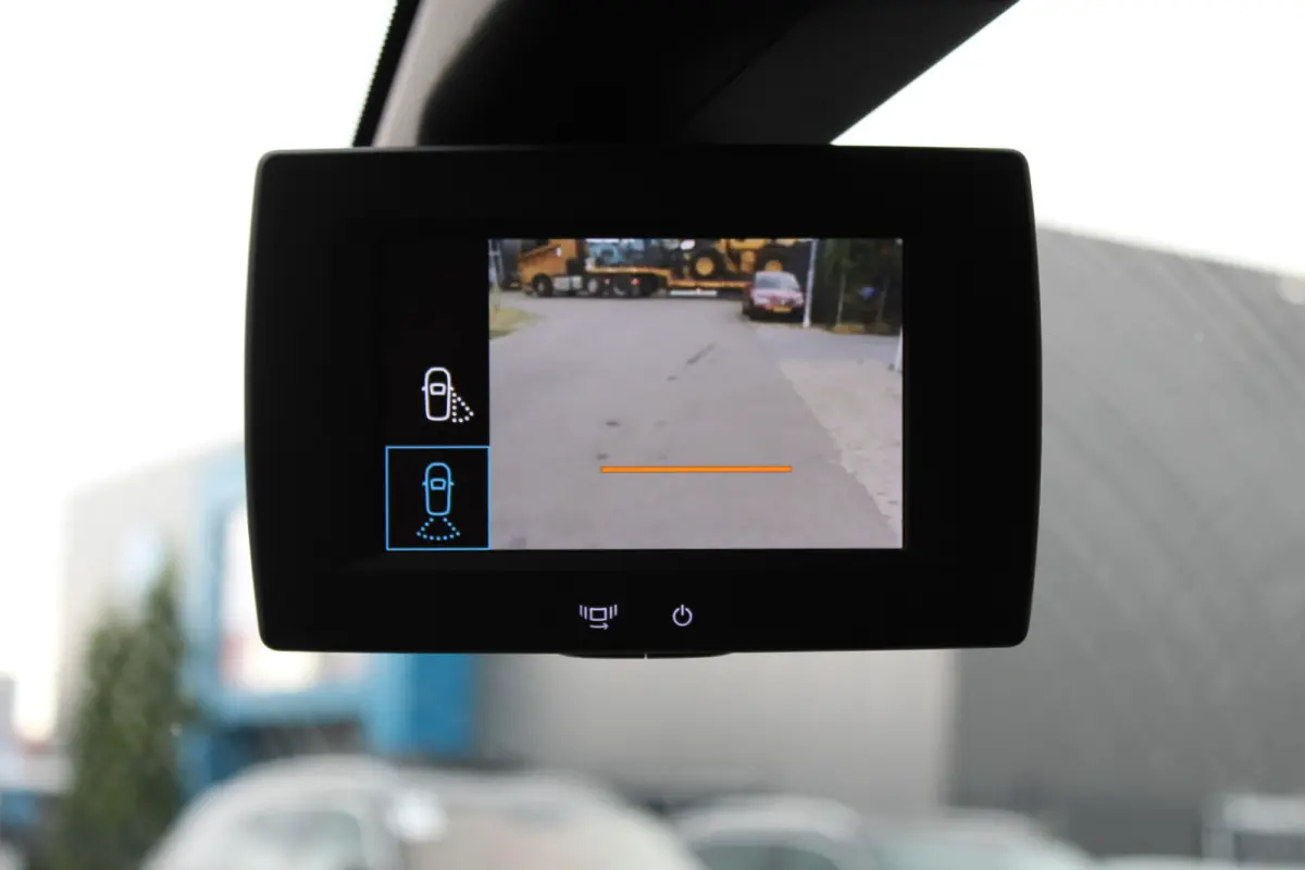 1.5 BlueHDi 100 S&S L1 | Camera | Apple carplay/Android auto