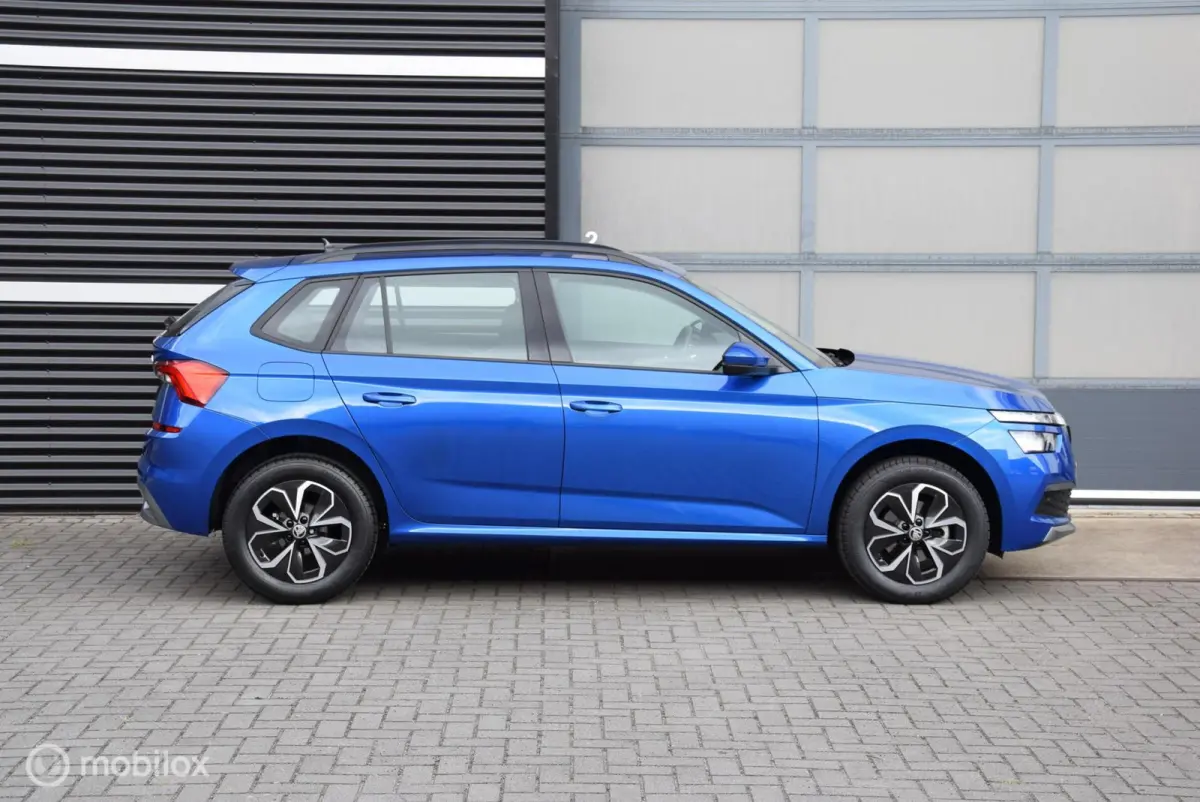 1.0 TSI Sport Race blue Virtual cockpit Full LED Apple Carplay