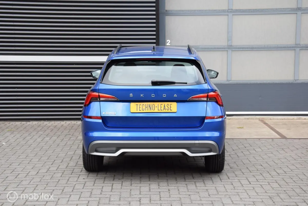 1.0 TSI Sport Race blue Virtual cockpit Full LED Apple Carplay