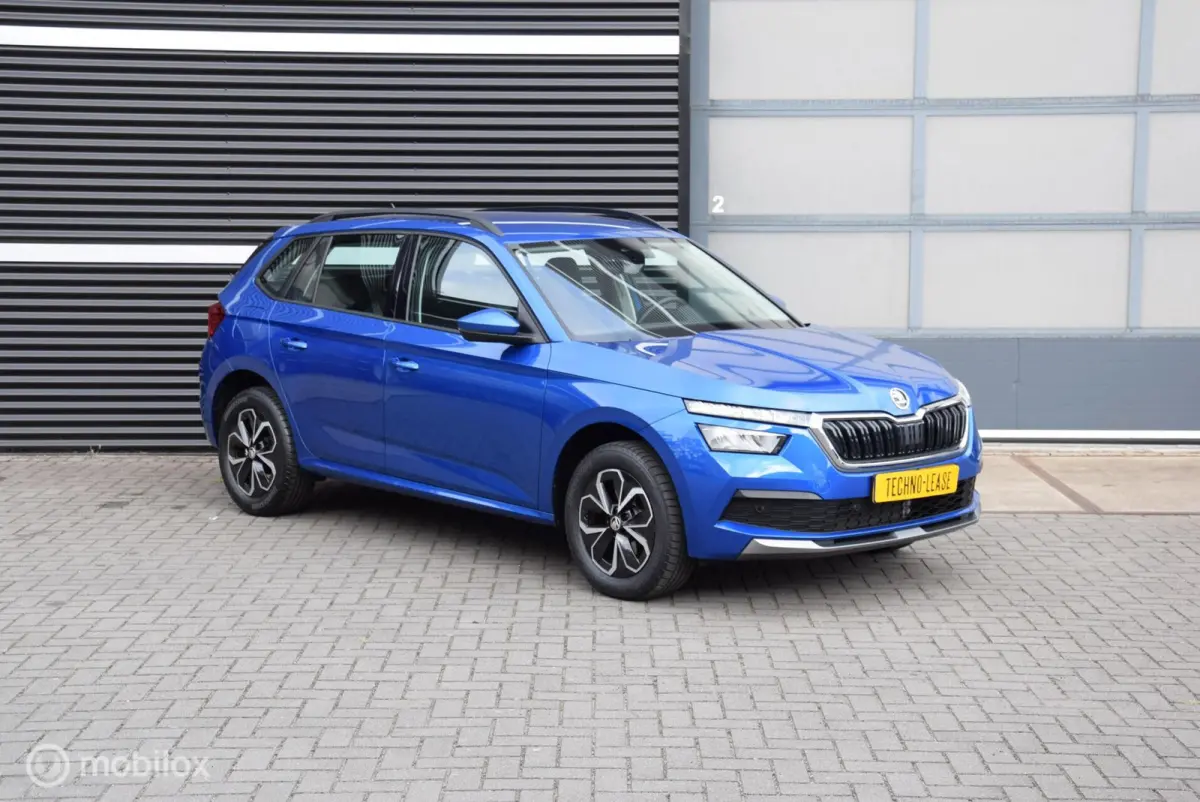 1.0 TSI Sport Race blue Virtual cockpit Full LED Apple Carplay