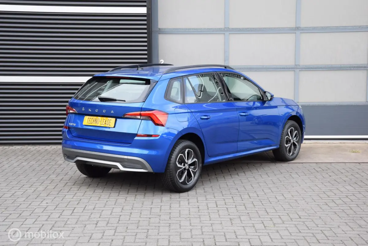 1.0 TSI Sport Race blue Virtual cockpit Full LED Apple Carplay