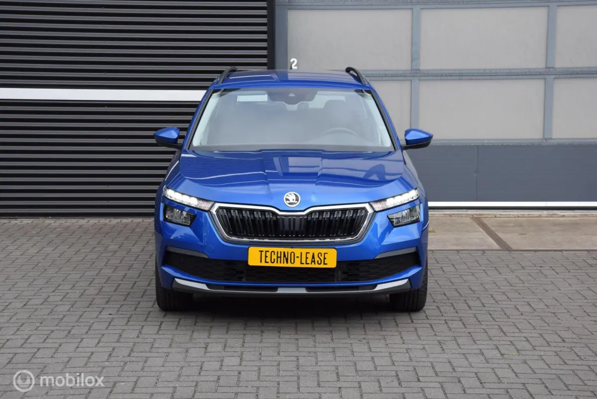 1.0 TSI Sport Race blue Virtual cockpit Full LED Apple Carplay