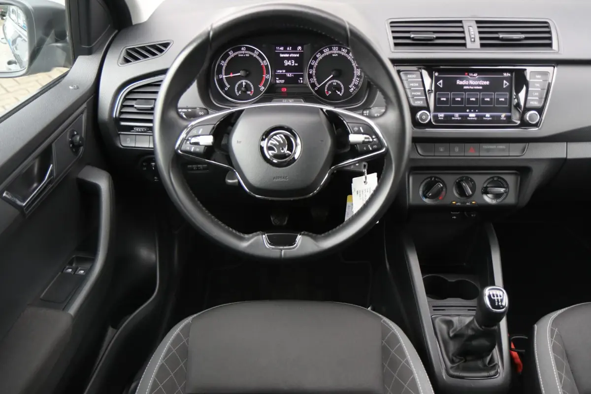1.0 TSI 95pk Ambition | Navigatie | App Connect | Cruise Control | Parkeersensoren Achter