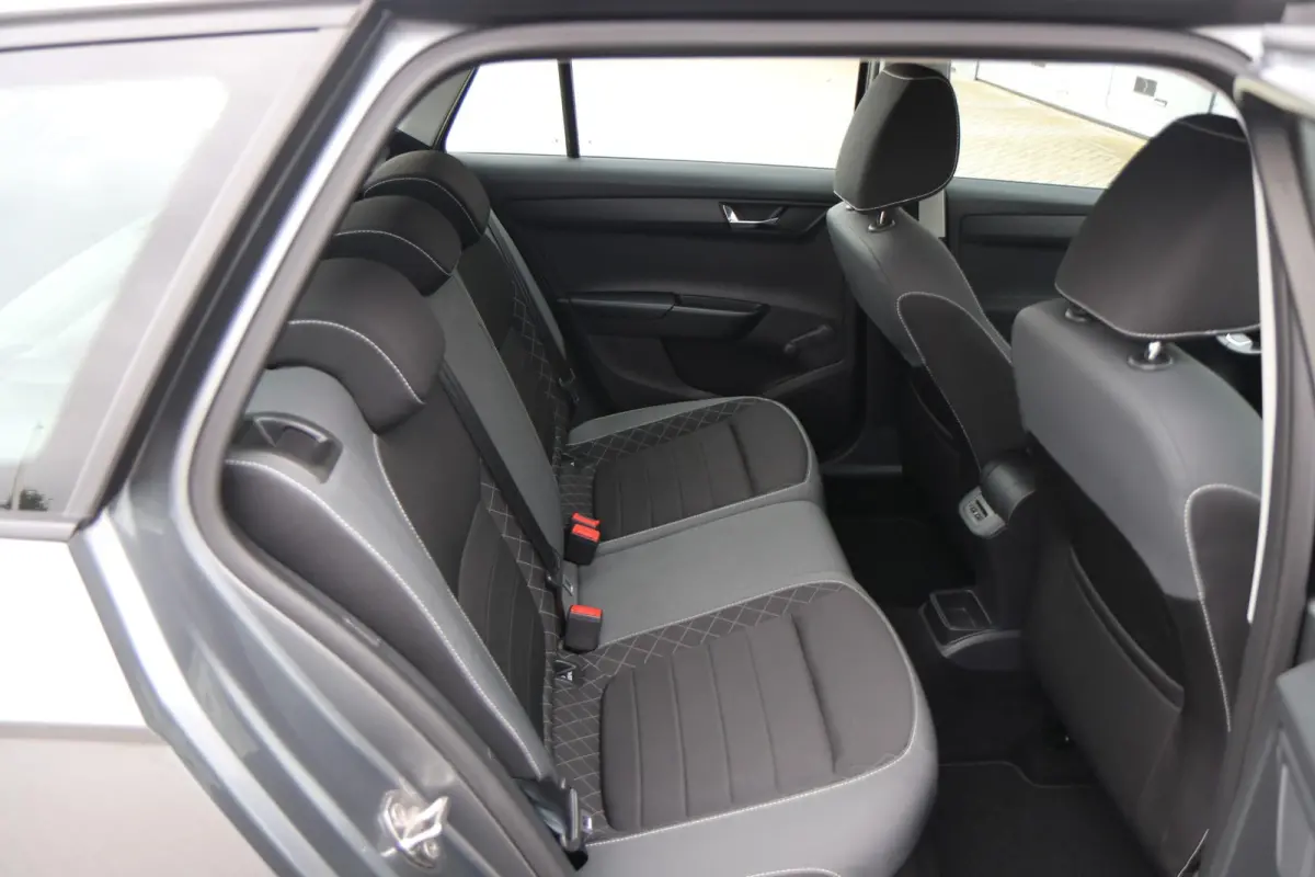1.0 TSI 95pk Ambition | Navigatie | App Connect | Cruise Control | Parkeersensoren Achter