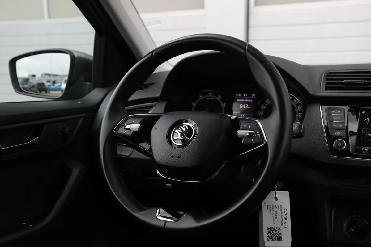 1.0 TSI 95pk Ambition | Navigatie | App Connect | Cruise Control | Parkeersensoren Achter