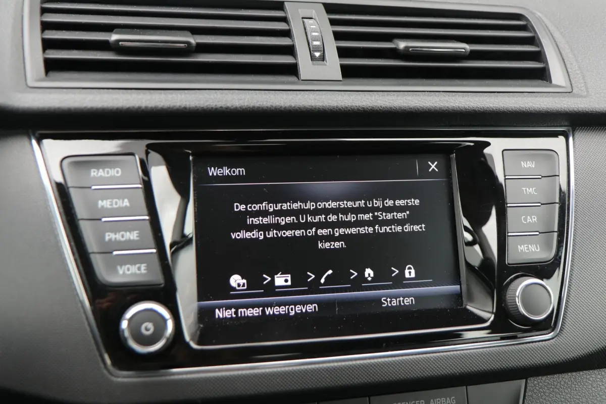 1.0 TSI 95pk Ambition | Navigatie | App Connect | Cruise Control | Parkeersensoren Achter
