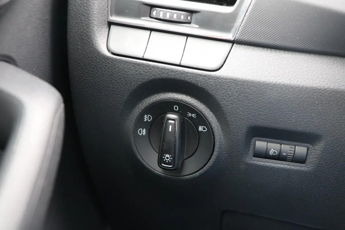 1.0 TSI 95pk Ambition | Navigatie | App Connect | Cruise Control | Parkeersensoren Achter