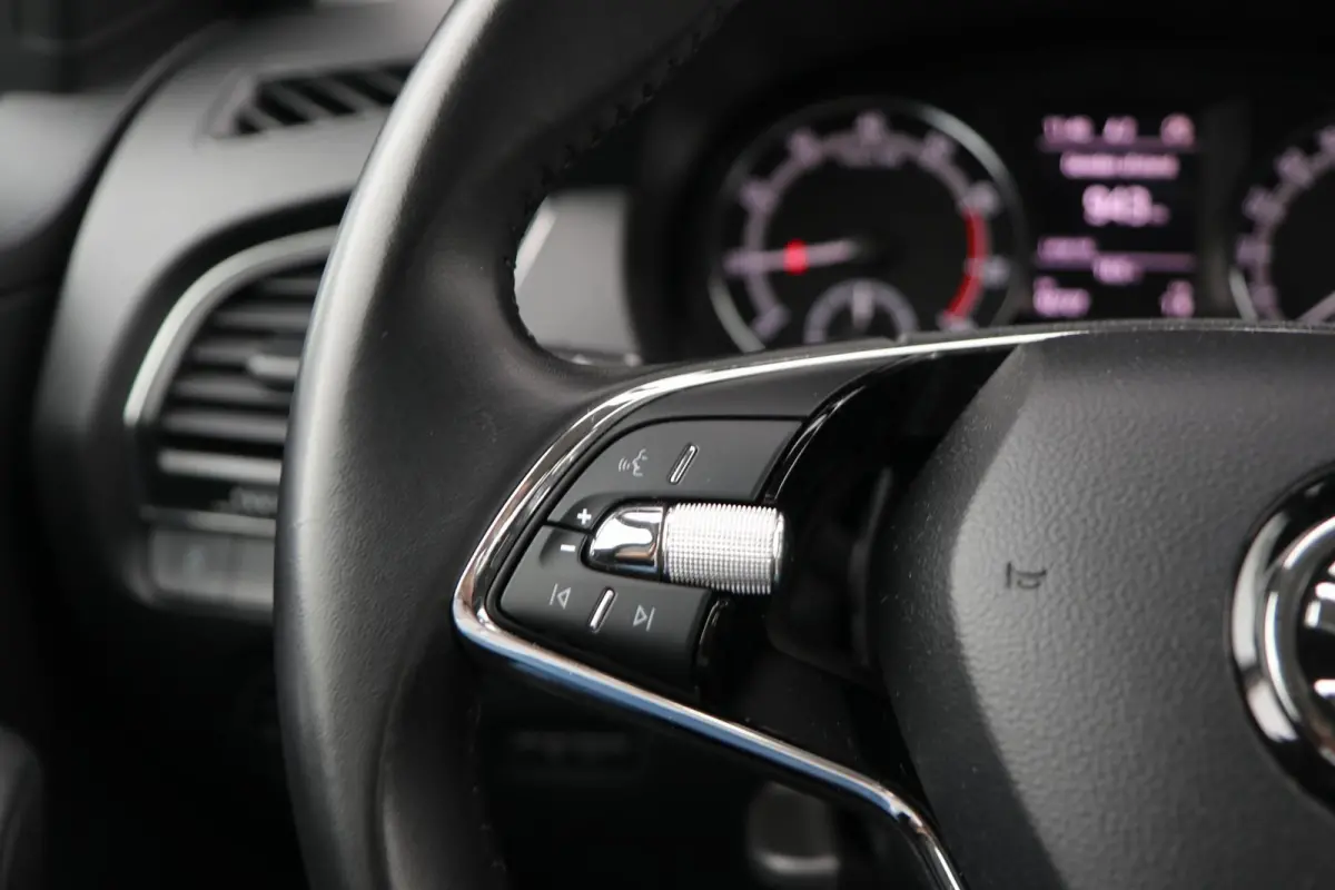 1.0 TSI 95pk Ambition | Navigatie | App Connect | Cruise Control | Parkeersensoren Achter