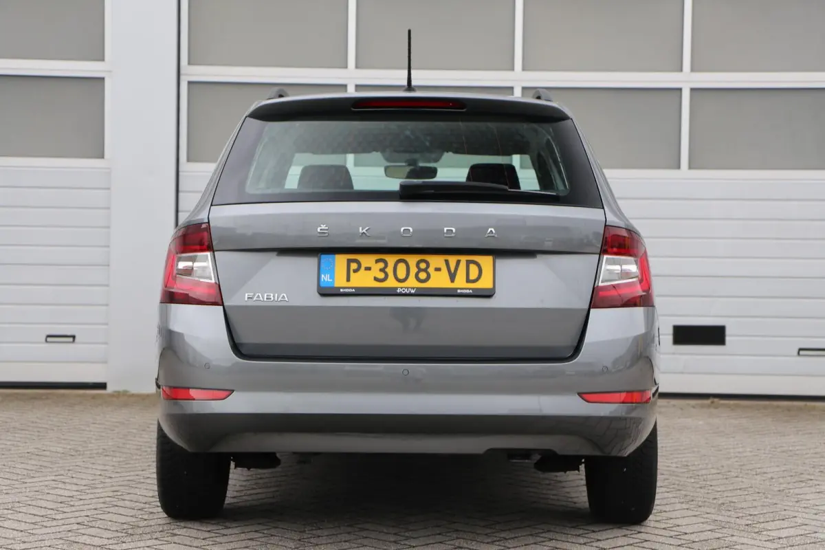 1.0 TSI 95pk Ambition | Navigatie | App Connect | Cruise Control | Parkeersensoren Achter
