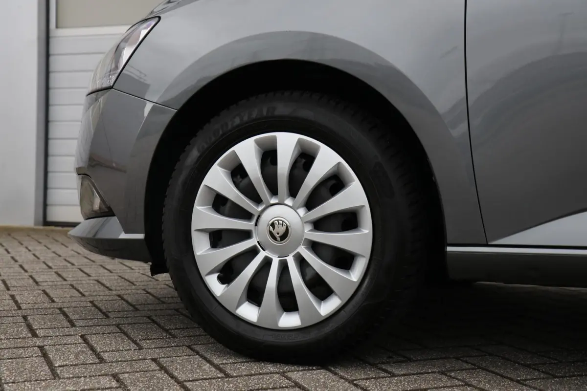 1.0 TSI 95pk Ambition | Navigatie | App Connect | Cruise Control | Parkeersensoren Achter