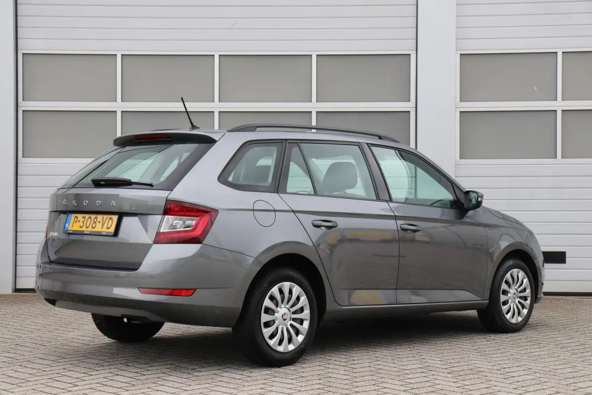 1.0 TSI 95pk Ambition | Navigatie | App Connect | Cruise Control | Parkeersensoren Achter