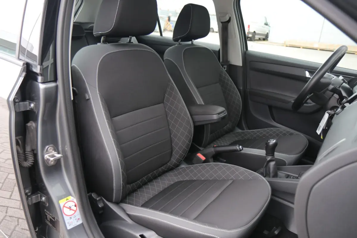 1.0 TSI 95pk Ambition | Navigatie | App Connect | Cruise Control | Parkeersensoren Achter