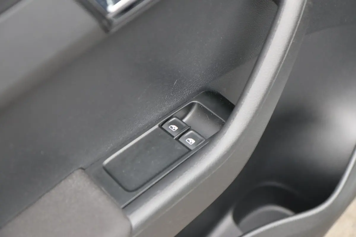 1.0 TSI 95pk Ambition | Navigatie | App Connect | Cruise Control | Parkeersensoren Achter