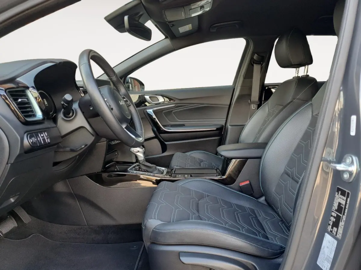 1.0 T-GDi MHEV Design Edition | Stoel en stuurverwarming | Navigatie | Camera | Apple Carplay / Android Auto | Elektrisch achterklep |