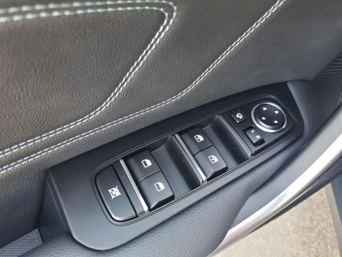 1.0 T-GDi MHEV Design Edition | Stoel en stuurverwarming | Navigatie | Camera | Apple Carplay / Android Auto | Elektrisch achterklep |