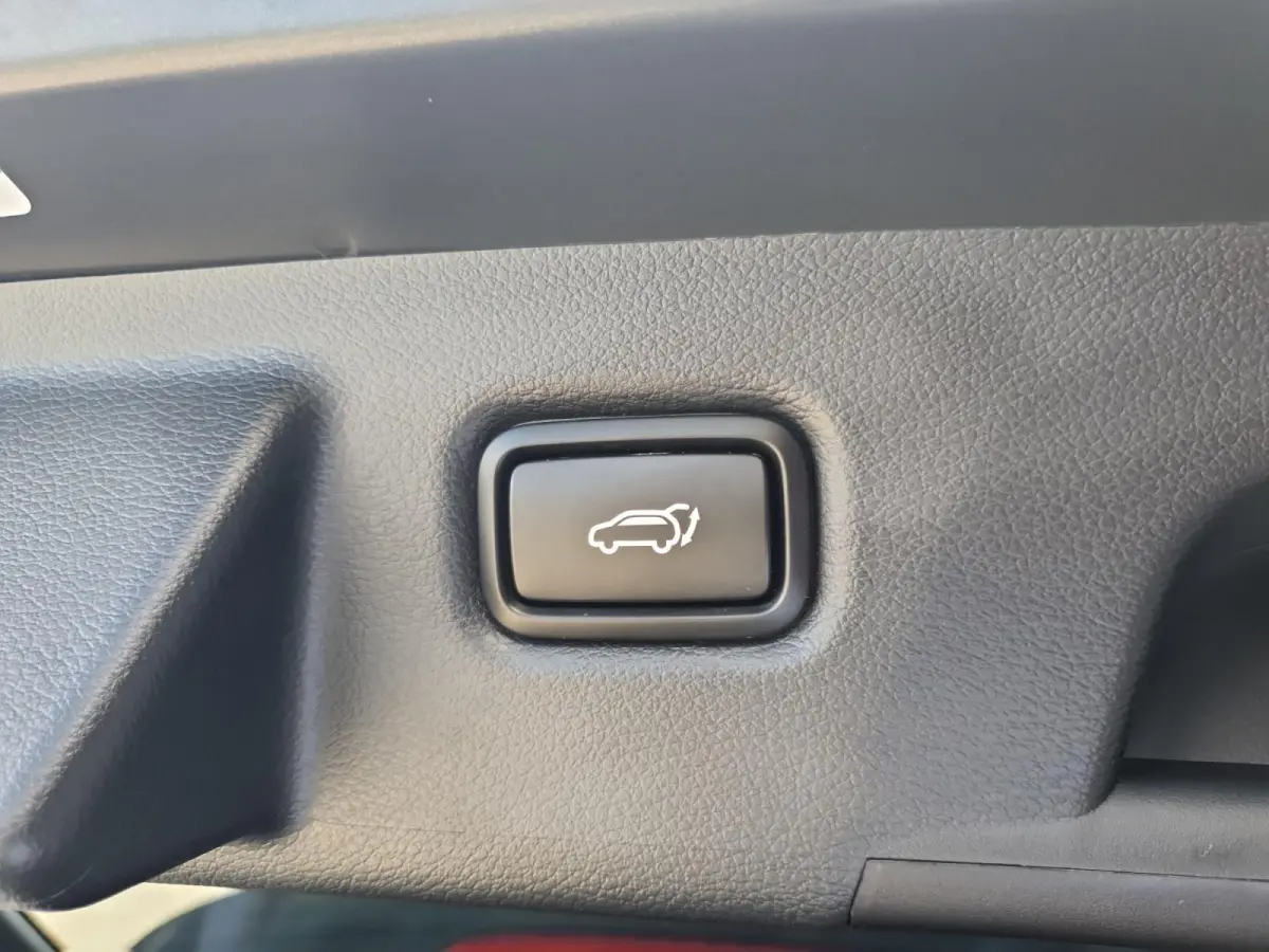 1.0 T-GDi MHEV Design Edition | Stoel en stuurverwarming | Navigatie | Camera | Apple Carplay / Android Auto | Elektrisch achterklep |