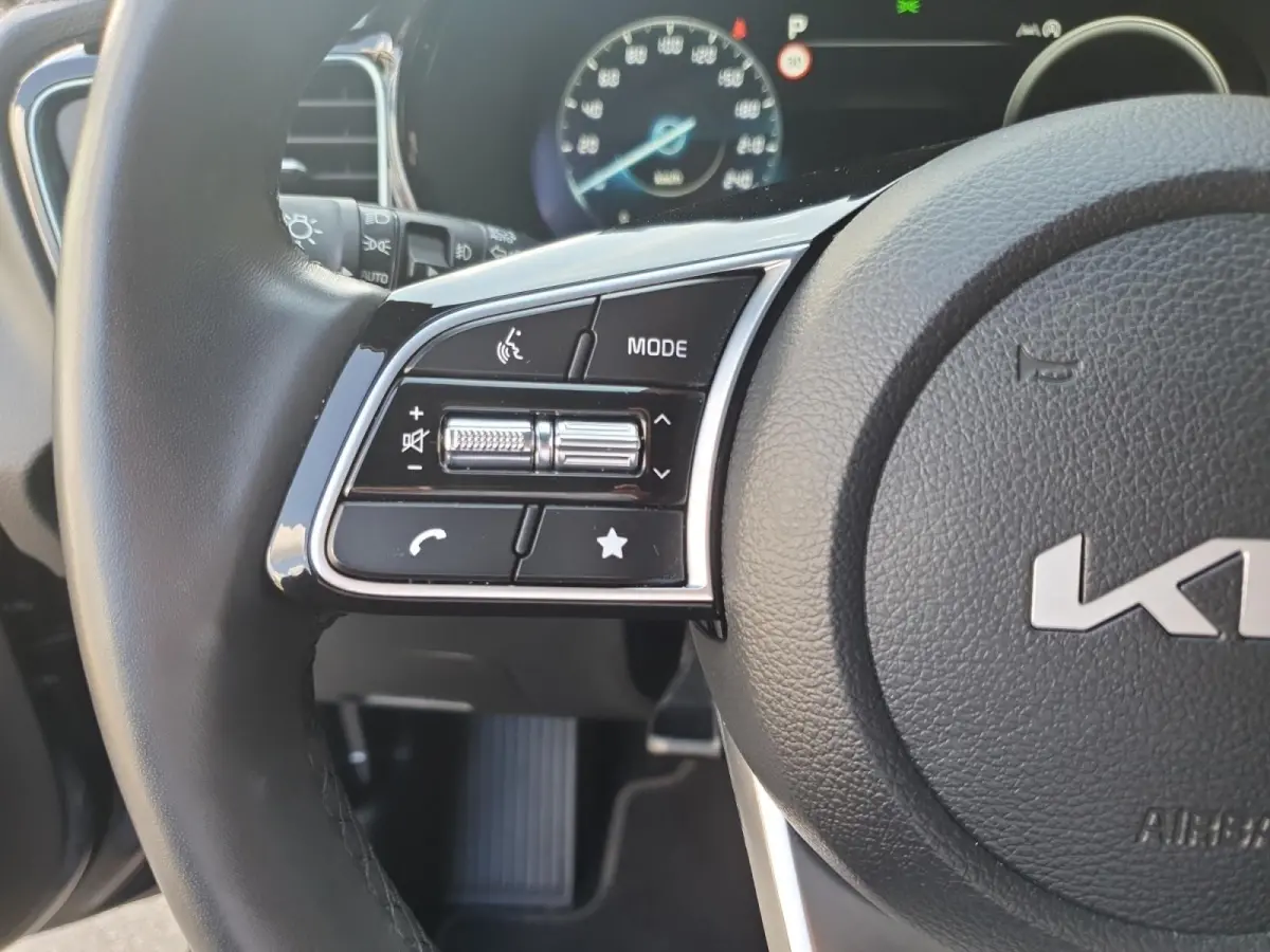 1.0 T-GDi MHEV Design Edition | Stoel en stuurverwarming | Navigatie | Camera | Apple Carplay / Android Auto | Elektrisch achterklep |