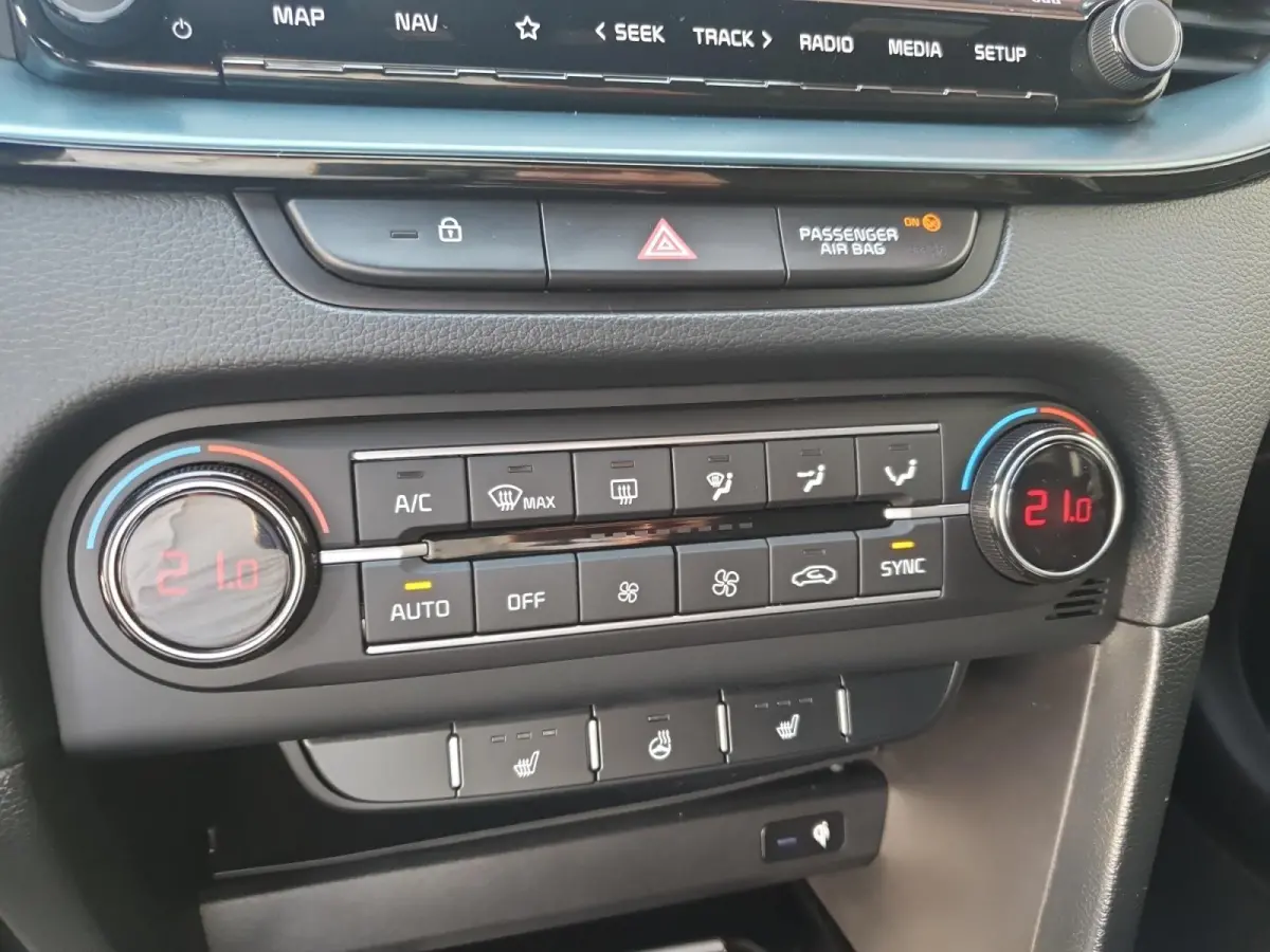 1.0 T-GDi MHEV Design Edition | Stoel en stuurverwarming | Navigatie | Camera | Apple Carplay / Android Auto | Elektrisch achterklep |