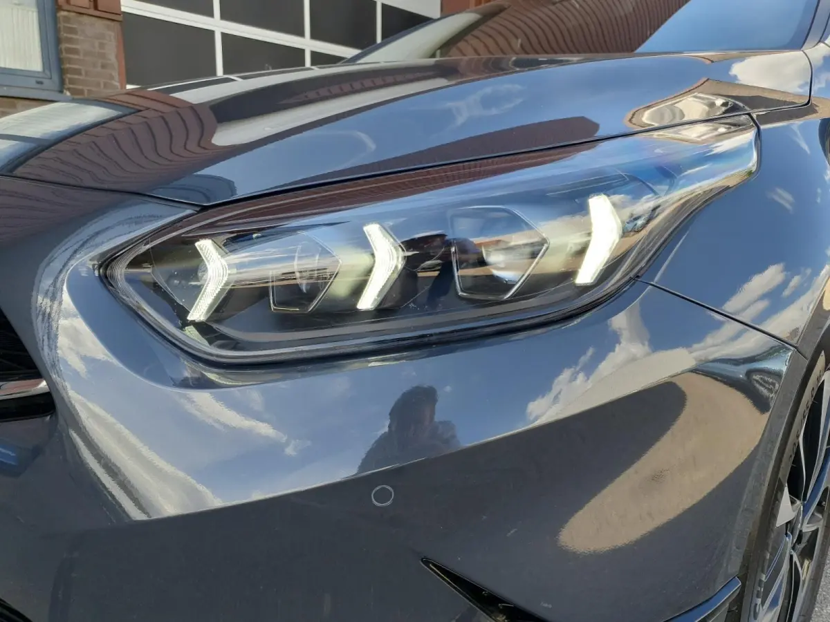 1.0 T-GDi MHEV Design Edition | Stoel en stuurverwarming | Navigatie | Camera | Apple Carplay / Android Auto | Elektrisch achterklep |