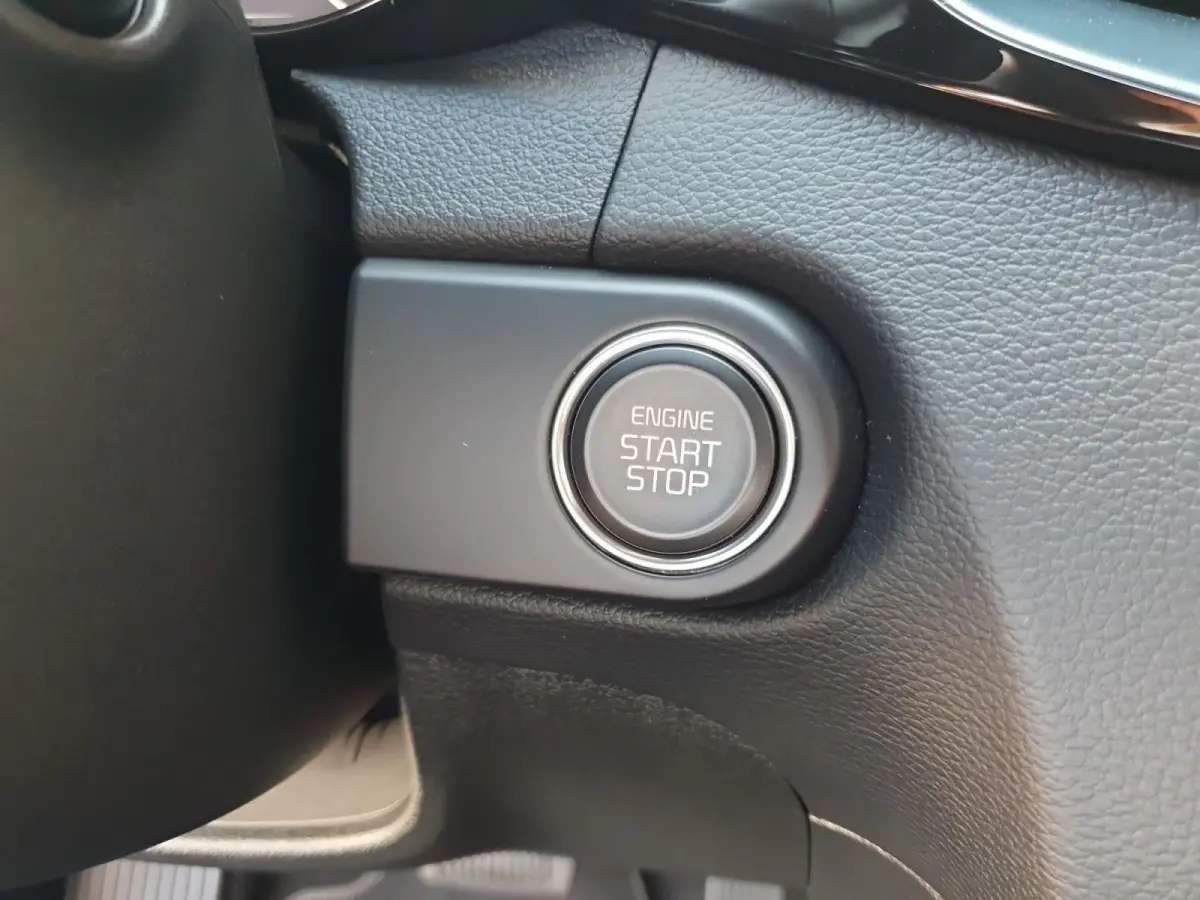 1.0 T-GDi MHEV Design Edition | Stoel en stuurverwarming | Navigatie | Camera | Apple Carplay / Android Auto | Elektrisch achterklep |